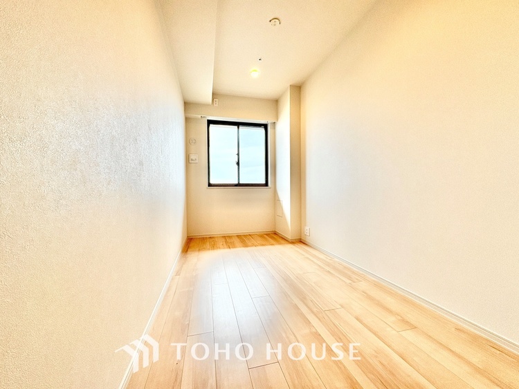 内装 ◆色彩◆この空間に放たれた光は華美なまでに演出されたデザイン。流れる時をより芳醇なコーヒーの様な色彩奏でるアダージョ。そして情景豊かな作品のような暮らしがイメージできる。