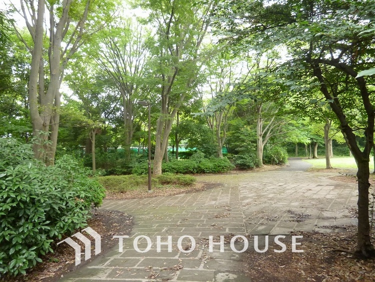 周辺 葛ケ谷公園　距離650m