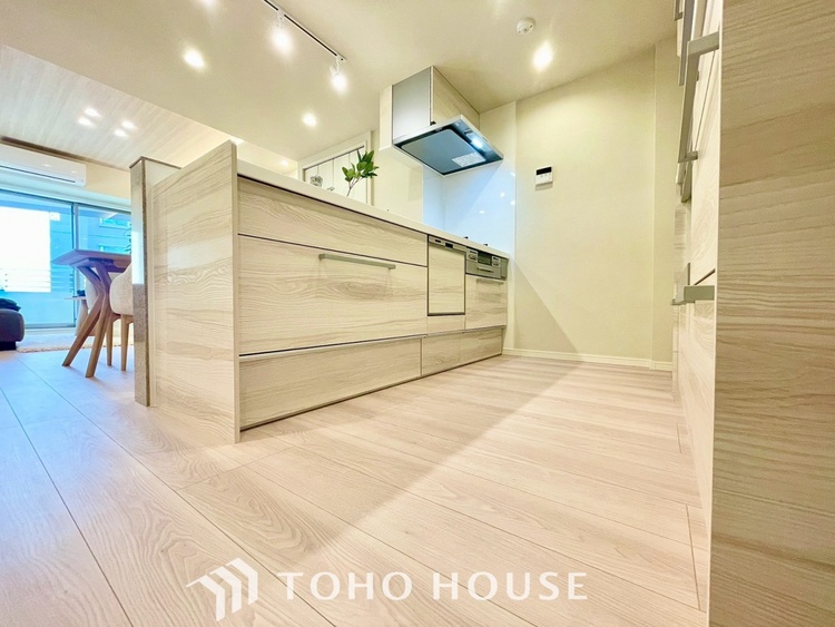 キッチン 【KITCHEN】◆家族のおはよう◆の声を笑顔で迎えてあげられるシステムキッチン。朝ごはんが楽しみでちょっと早起きしたくなるんです。