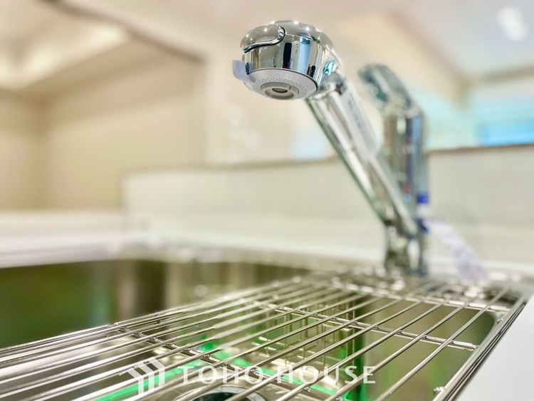 その他 【KITCHEN】◆開放的◆後片付けが楽なシステムキッチン。収納スペースの充実！