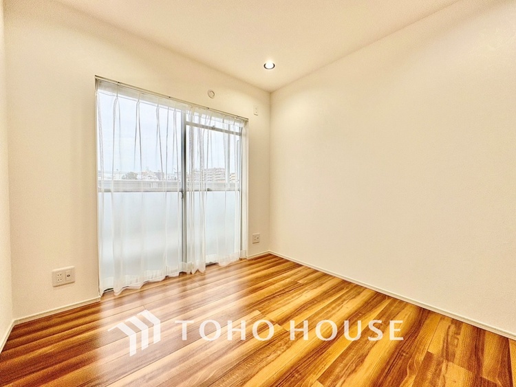 内装 光に包まれるように設計された空間。太陽の光が爽やかな目覚めを誘う。きっと今日も素敵な1日に。