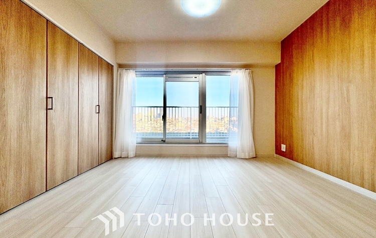 内装 ◆色彩◆この空間に放たれた光は華美なまでに演出されたデザイン。流れる時をより芳醇なコーヒーの様な色彩奏でるアダージョ。そして情景豊かな作品のような暮らしがイメージできる。