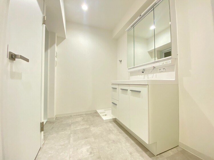 洗面 清潔感を感じられる洗面化粧台。