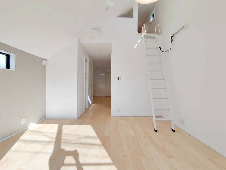 居間 シンプルな内装と偏り過ぎないデザインで統一しました。