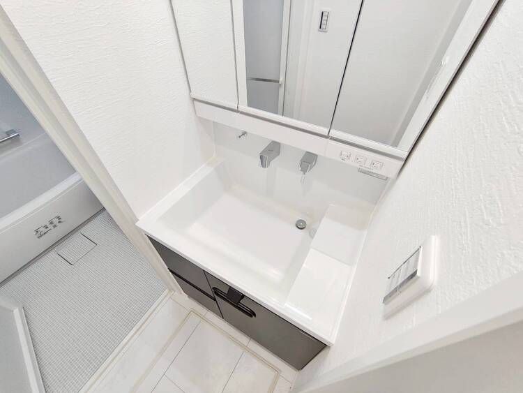 洗面 清潔感を感じられる洗面化粧台。