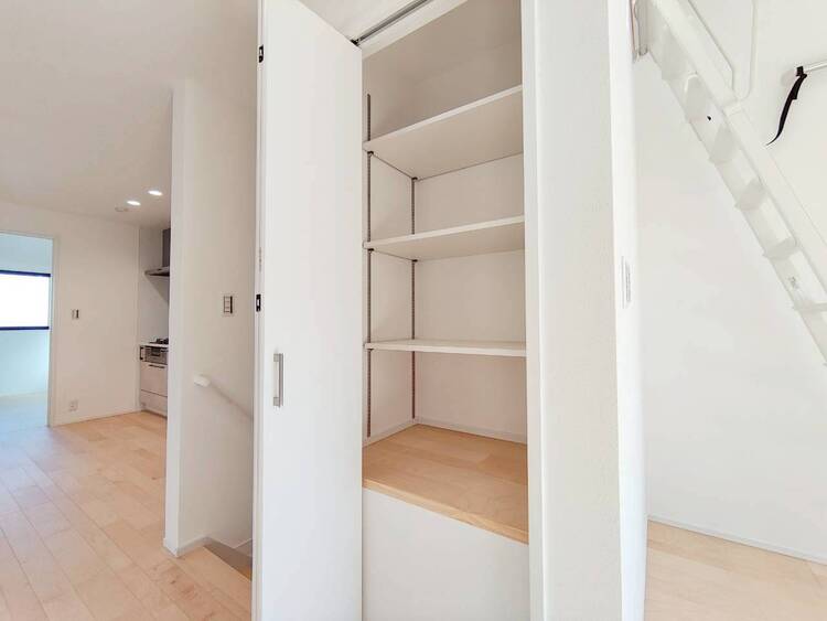 収納 収納スペースが付いていて、お部屋を広く使っていただけます。