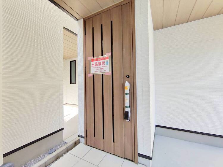 玄関 清潔感のある落ち着いた雰囲気の玄関です。