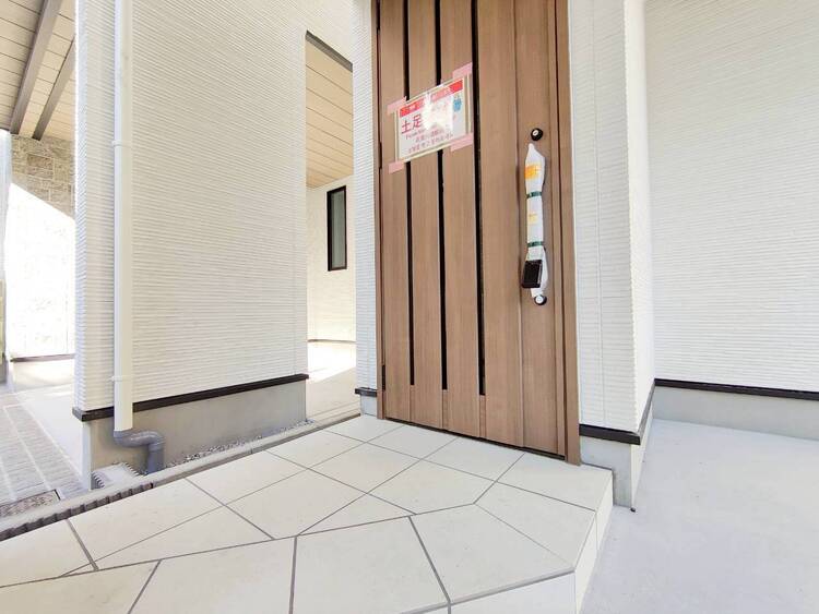 玄関 上質感漂う玄関アプローチです。