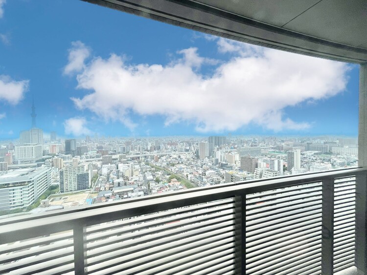 バルコニー 眺望や窓からの景色が良いと、家で過ごす時間も快適です。