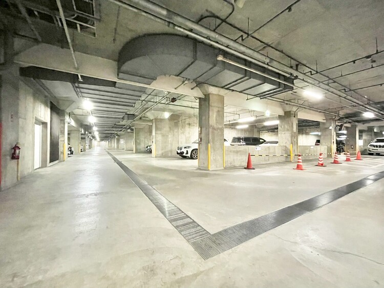 駐車場 駐車スペースが嬉しいですね。※空き状況は都度ご確認下さい。