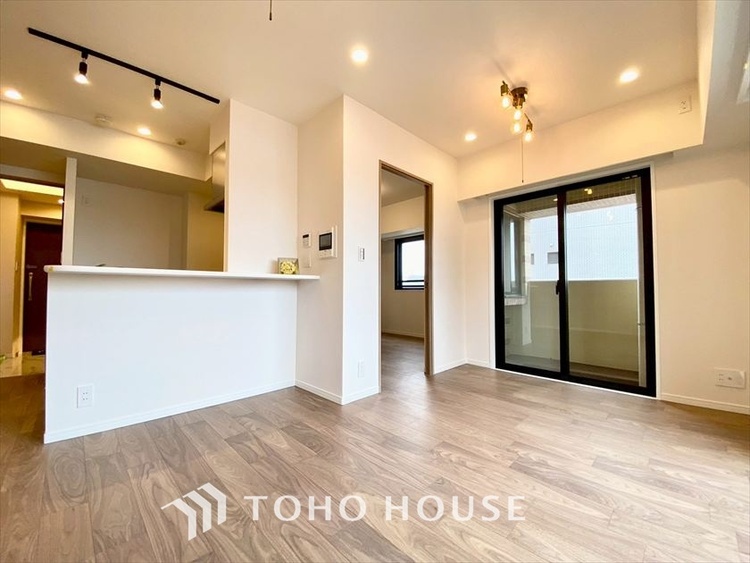 内装 【LIVING】◆Sunshine◆光が燦々と入り、いるだけで気持ちいい。「開放的でゆとりあるお部屋です。」