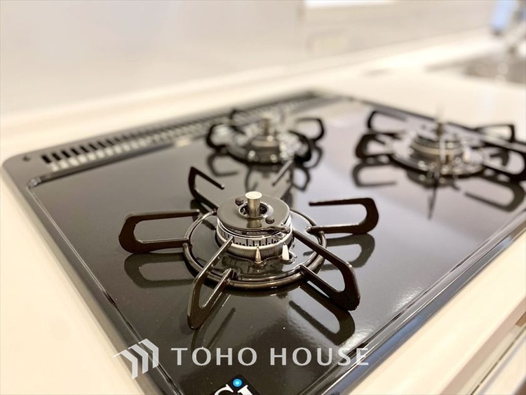 キッチン 【KITCHEN】◆家族のおはよう◆の声を笑顔で迎えてあげられるシステムキッチン。朝ごはんが楽しみでちょっと早起きしたくなるんです。