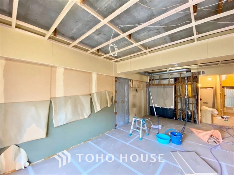 洗面 【WASHROOM】◆快適◆煌びやかな暮らしの中にも忘れたくない快適さ。大きな収納が助けてくれます。