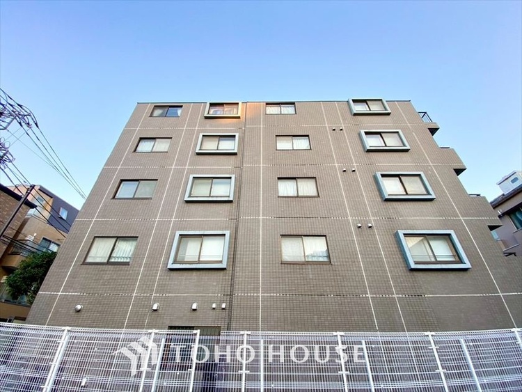 その他 【BALCONY】◆BLUE SKY◆自然の心地よさに包まれる。大開口の外に広がるのは爽やかな青空。