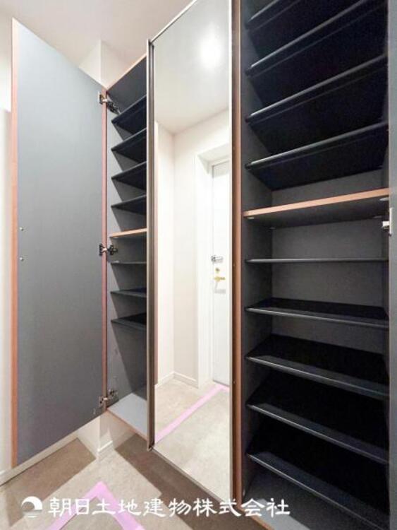 収納 【SIC】玄関先には広々としたシューズインクローゼットを完備。その他収納スペースとしても活用できます。