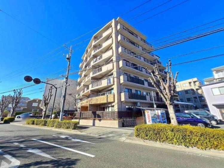 外観 マンション前にバス停があり通勤通学に便利！