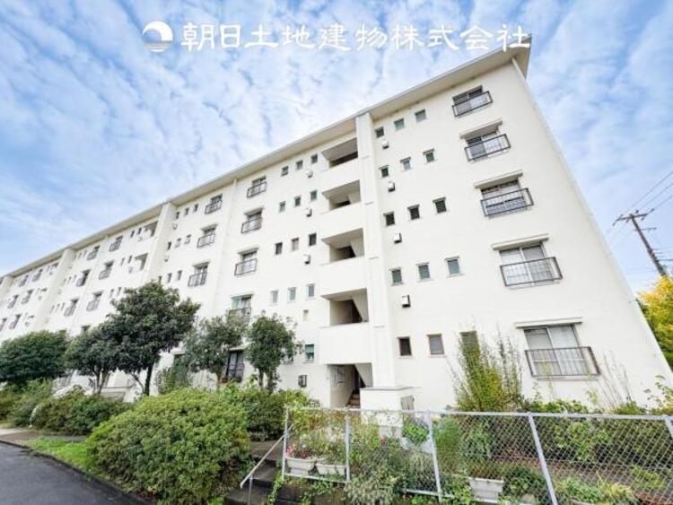 外観 表現された空間はたくさんの光を浴び、風を感じ、暮らしの時間を豊かにしてくれます。