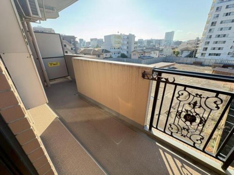 バルコニー 【2025年10月撮影】西側バルコニー