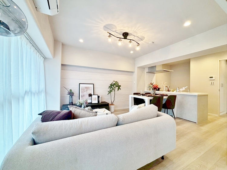 居間 豊かな居住性と、安心感を満たすクオリティが見事に調和した住空間。