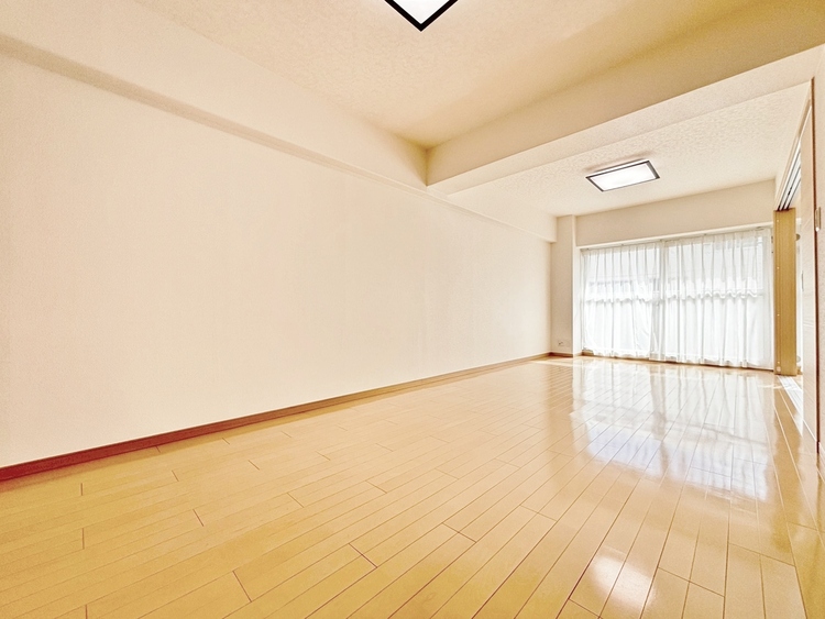 居間 居心地の良い空気感は、暮らしのステージを彩り、心からのやすらぎと満足感を与えてくれます。