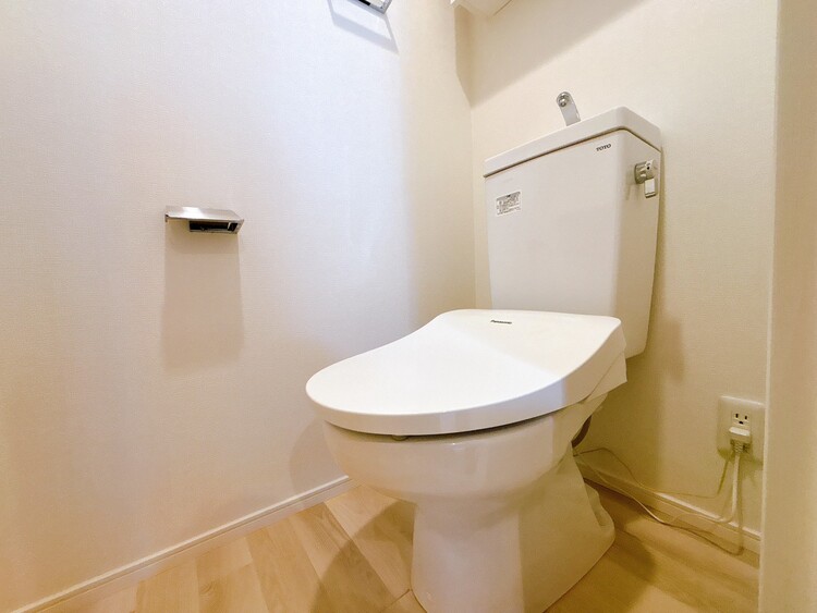 トイレ 暮らしの中のさりげないひとときの快適さにも、こだわりを、持って設備を配しております。