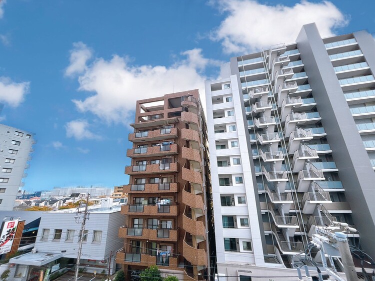 バルコニー 窓を開けると広がる青空。心をリフレッシュして日々を過ごしていきましょう。