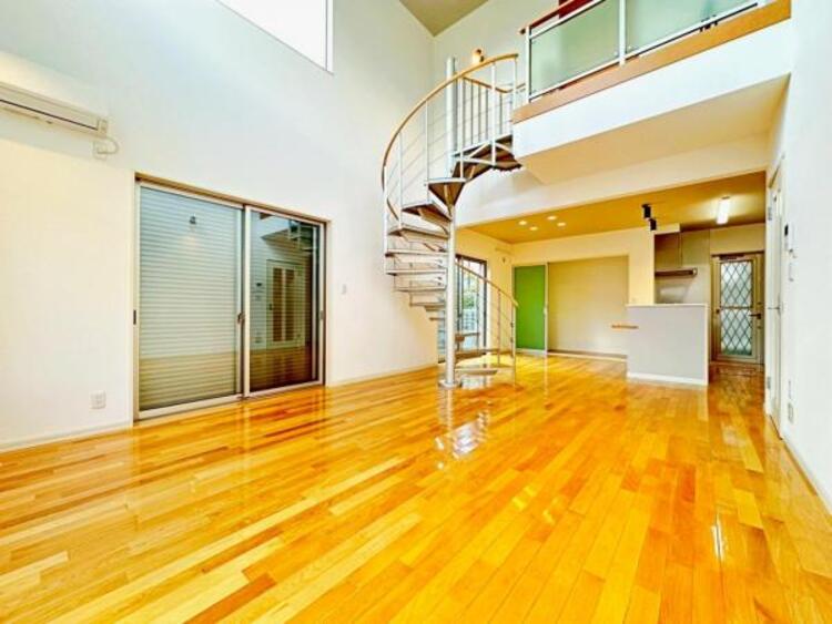 居間 【2025年11月撮影】