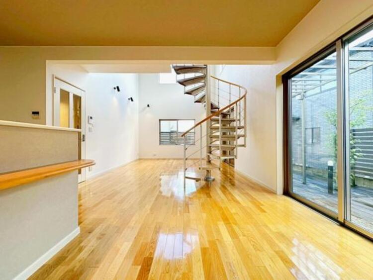 居間 【2025年11月撮影】