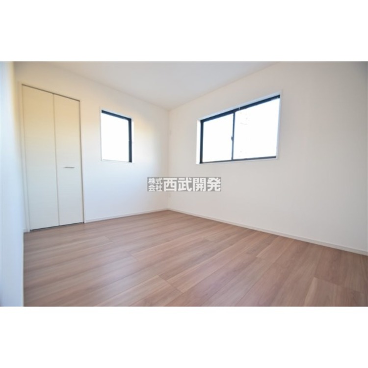 内装 ２階洋室６帖