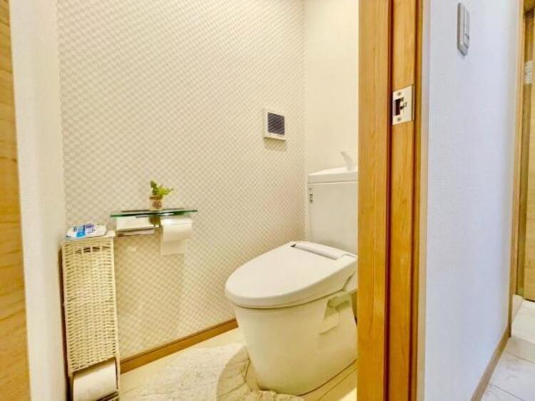 トイレ シャープで足元スリムなフォルムは、汚れも拭きやすく、角がない丸みを帯びた洗面化粧台でお手入れもカンタンです。