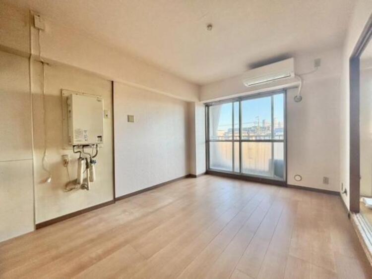 居間 安らぎの日々のために最新の設備・仕様を採用しました。笑顔の毎日をここでお過ごしください。