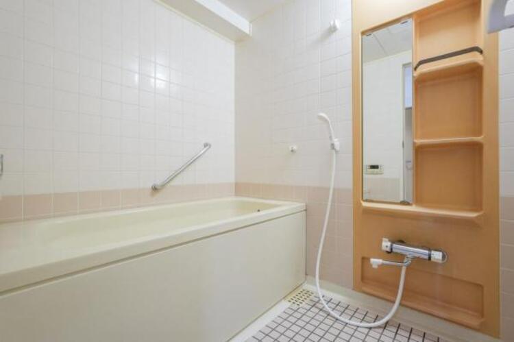 風呂 くつろぎのスペースにも、癒しのスペースにもなる心休まる空間です。