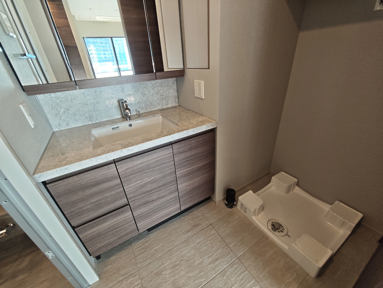 その他 十分な広さの脱衣所。