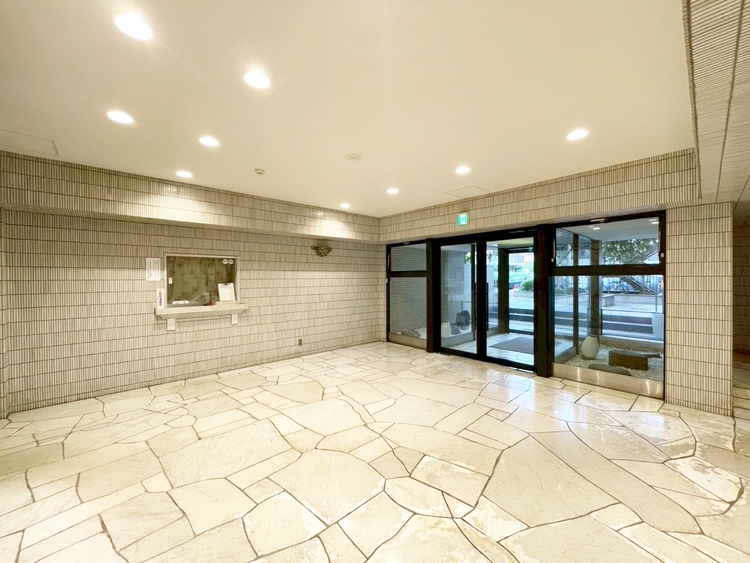 その他 館内は静寂な中が保たれており、管理が行き届いている印象を受けました。