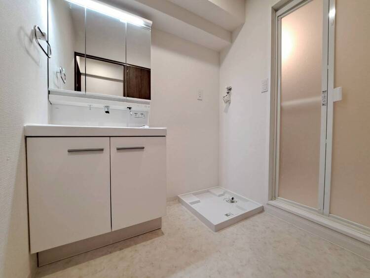 その他 十分な広さの脱衣所。