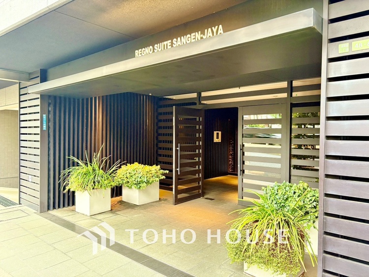 外観 窓をあけると通り抜ける風。清々しく心地よいそよ風が、この空間を涼やかに。風通しの良さは人にとっても家にとっても健康的で気持ちいいもの。