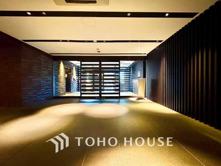 エントランス 【A new life】ここから始まる。新たな世界。これまでも、これからも。自分らしく生きていく。