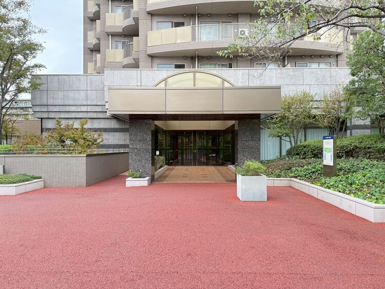 その他 上質感漂う玄関アプローチです。