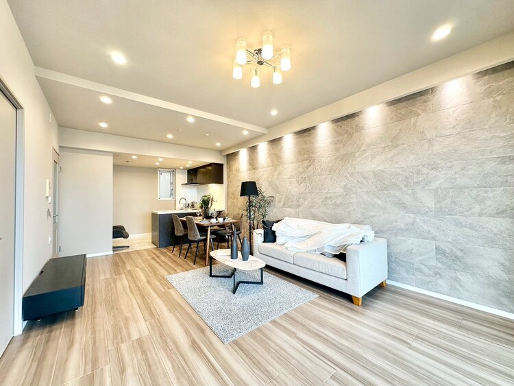 居間 伸びやかな空間のなかで、ゆったりとしたひとときを過ごせます。