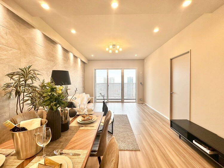 居間 落ち着いた雰囲気に包まれて、伸びやかな空間。