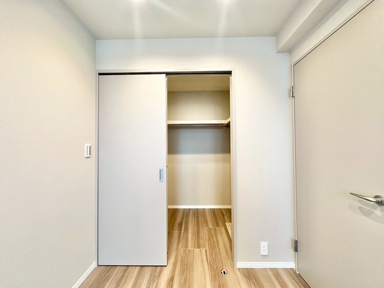 その他 収納スペースが付いていて、お部屋を広く使っていただけます。