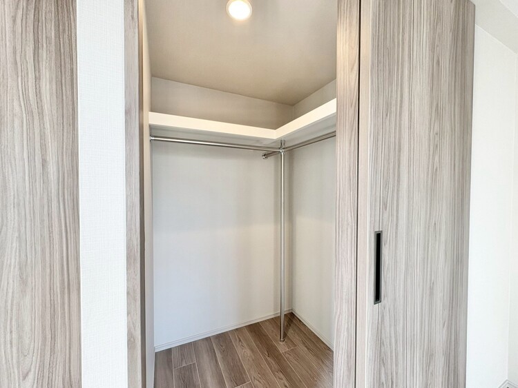 その他 収納スペースが付いていて、お部屋を広く使っていただけます。