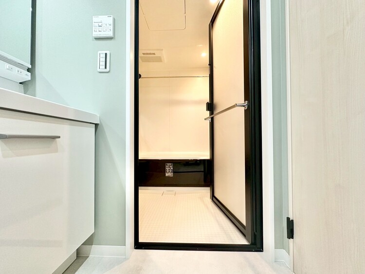 その他 十分な広さの脱衣所。