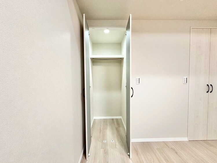 その他 収納スペースが付いていて、お部屋を広く使っていただけます。