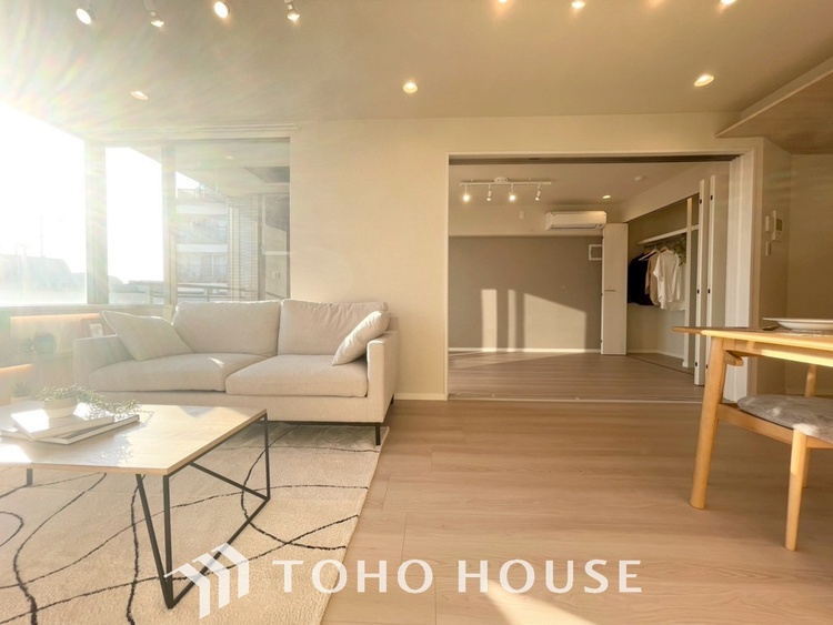 内装 【LIVING】◆住む喜び、楽しさ、感動◆を君と共有したい。いつまでもずっと家族を見渡せるこの広い空間で。