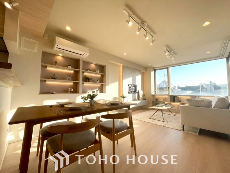 内装 【LIVING】◆Sunshine◆光が燦々と入り、いるだけで気持ちいい。「開放的でゆとりあるお部屋です。」