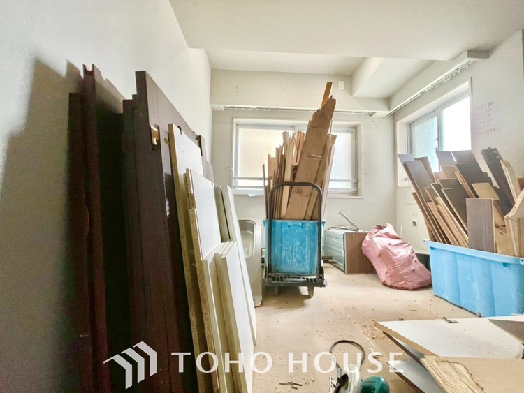 内装 現在改装中◆快適◆な暮らしに不可欠な収納スペース。快適さとともに思い出も詰まっていく。