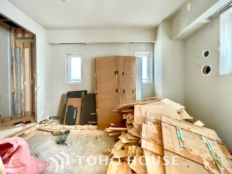 内装 現在改装中◆simple is best◆無駄のない綺麗なつくりのリビングルームであなただけの暮らしを。