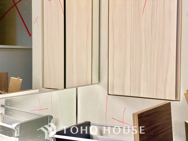 洗面 現在改装中◆快適◆煌びやかな暮らしの中にも忘れたくない快適さ。大きな収納が助けてくれます。