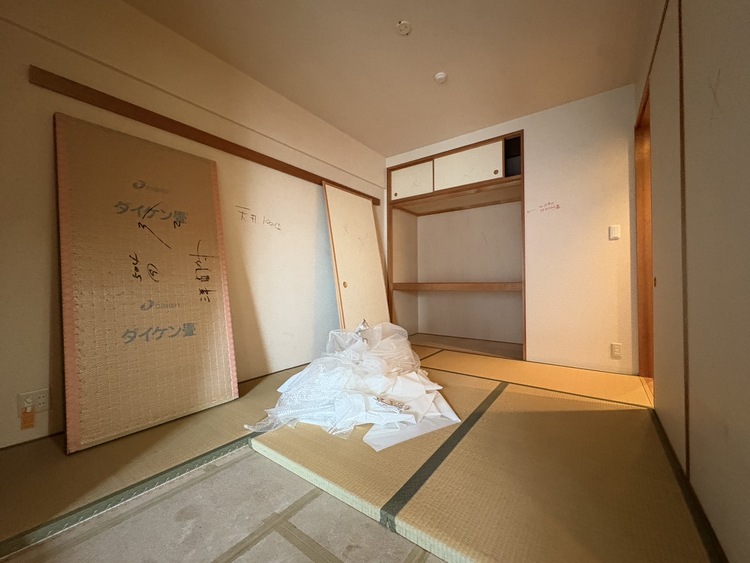 内装 現在改装中◆快適◆な暮らしに不可欠な収納スペース。快適さとともに思い出も詰まっていく。